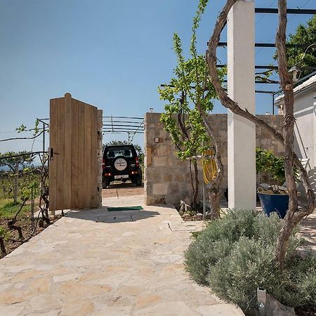 Holiday Home Vineyard House Бол Екстериор снимка