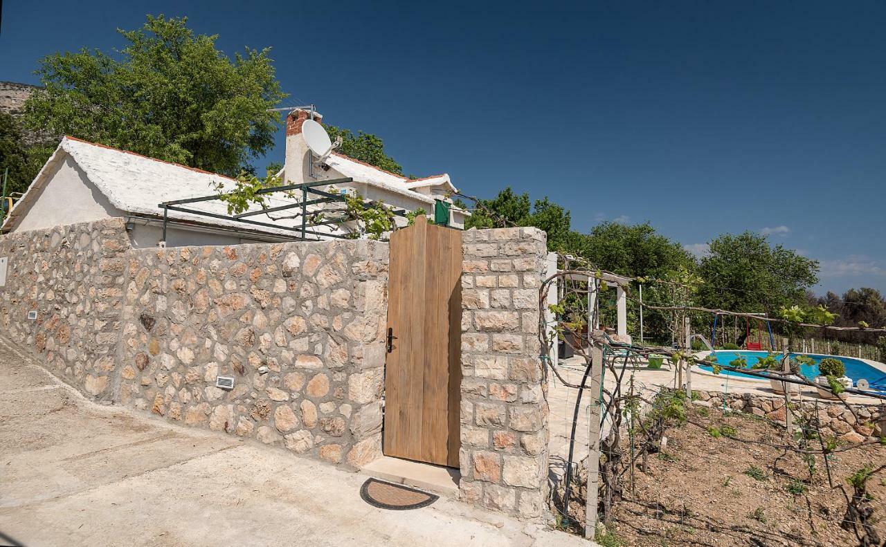 Holiday Home Vineyard House Бол Екстериор снимка