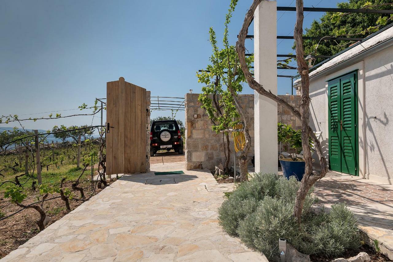 Holiday Home Vineyard House Бол Екстериор снимка